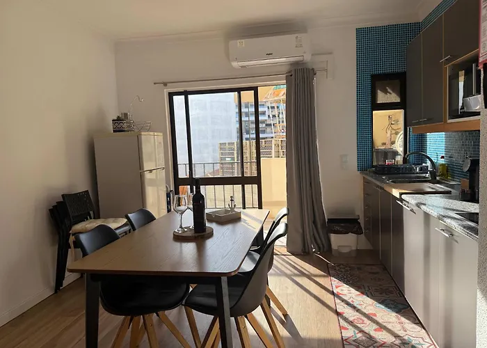 Stunning One Bedroom In The Heart Of Da